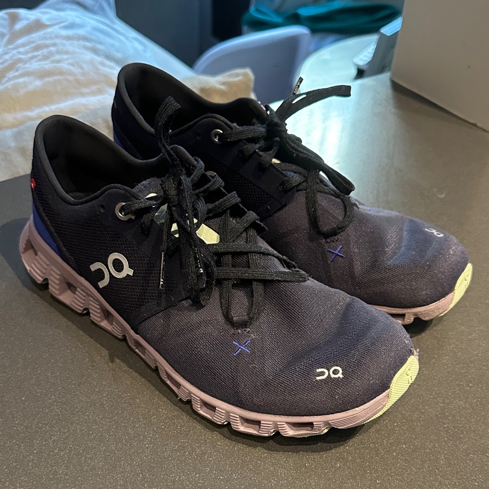 Barely Worn On Running Cloud X 3 Sneakers in Midnight